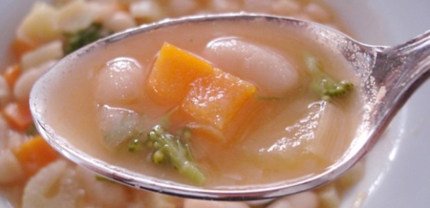 Sopa de Feijão Branco com Linguiça