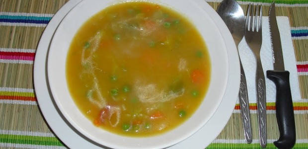 Sopa de Frango e macarrão