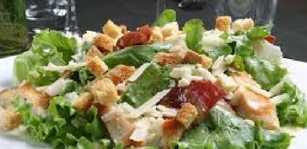 Salada Caesar Clássica