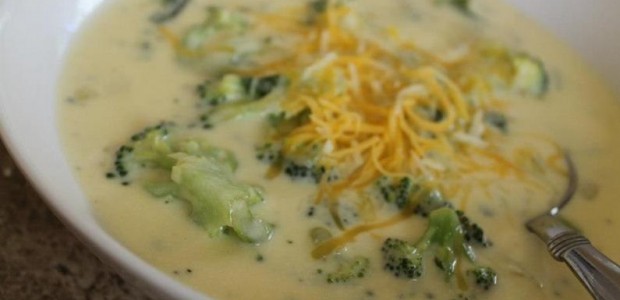 Sopa de Brócolis com Cheddar